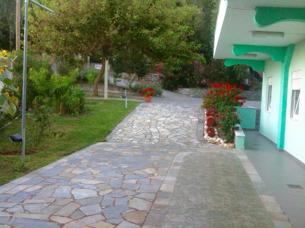Theros Blu Sarakiniko (Epirus) Luaran gambar