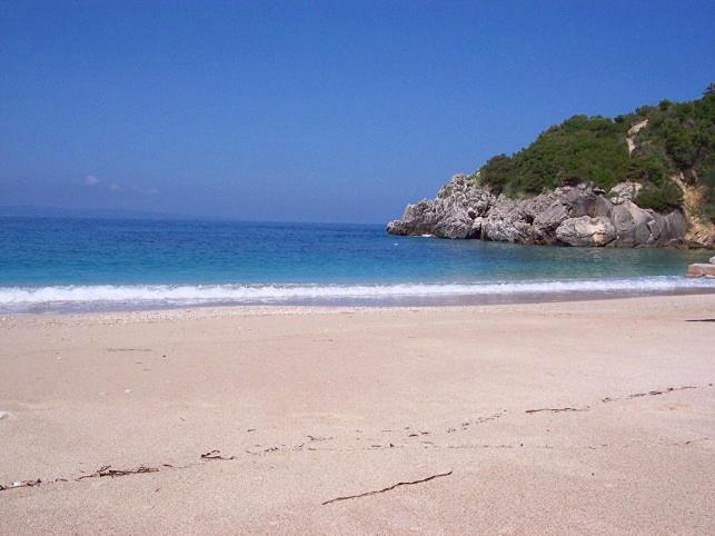 Theros Blu Sarakiniko (Epirus) Luaran gambar