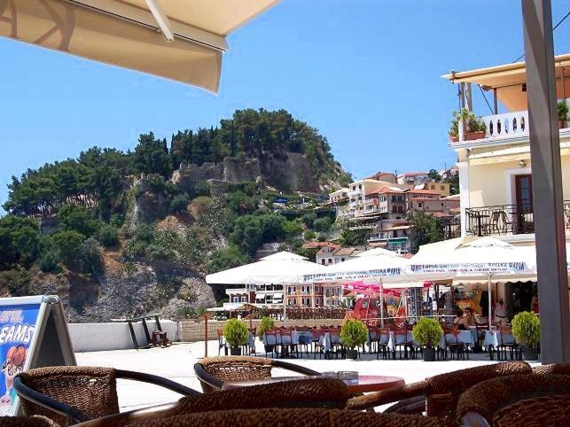 Theros Blu Sarakiniko (Epirus) Luaran gambar