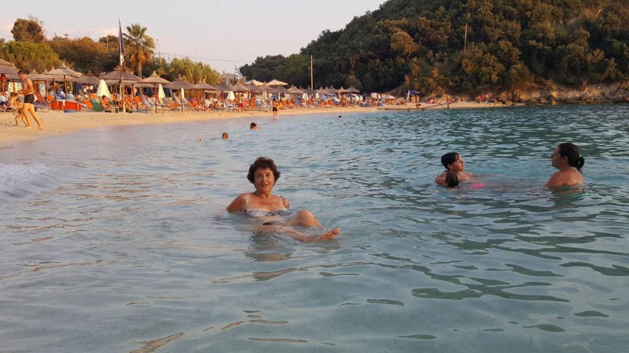 Theros Blu Sarakiniko (Epirus) Luaran gambar